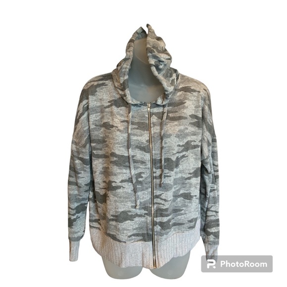 Maurices Women’s Gray Camouflage Soft Zip Up Hoodie Jacket Size Large - Picture 1 of 9